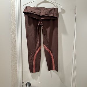 Super cute Lululemon crop tights 😎